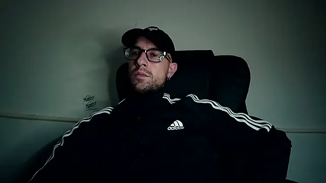 Snapshot of mikealcorleone chatting on February 9, 11:57 pm mikealcorleone online show from February 9, 11:57 pm
