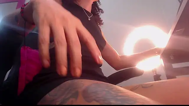 DirtyNaughXX online show from September 30, 5:24 am