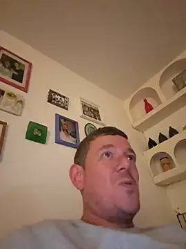 Snapshot of mrwright878787 chatting on December 5, 11:34 pm mrwright878787 online show from December 5, 11:34 pm