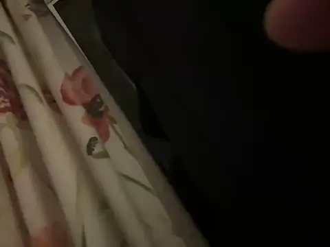 Snapshot of mrwright878787 chatting on January 20, 11:21 pm mrwright878787 online show from January 20, 11:21 pm