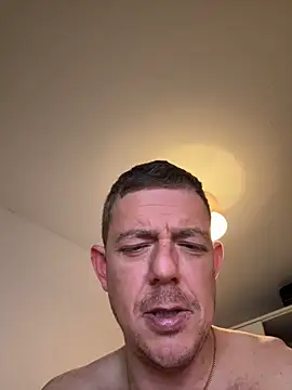 Snapshot of mrwright878787 chatting on December 28, 2:33 am mrwright878787 online show from December 28, 2:33 am