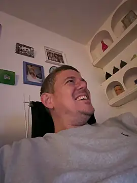 Snapshot of mrwright878787 chatting on December 8, 3:29 am mrwright878787 online show from December 8, 3:29 am