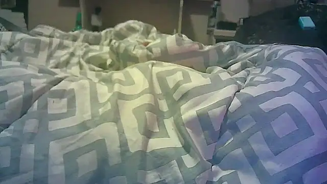 Snapshot of DI4MOND_FIR3 chatting on October 28, 2:23 am DI4MOND FIR3 online show from October 28, 2:23 am