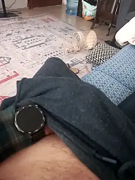 Snapshot of keremcim chatting on February 9, 9:18 am keremcim online show from February 9, 9:18 am