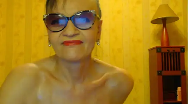 Snapshot of Valentina3859 chatting on March 11, 8:19 am Valentina3859 online show from March 11, 8:19 am