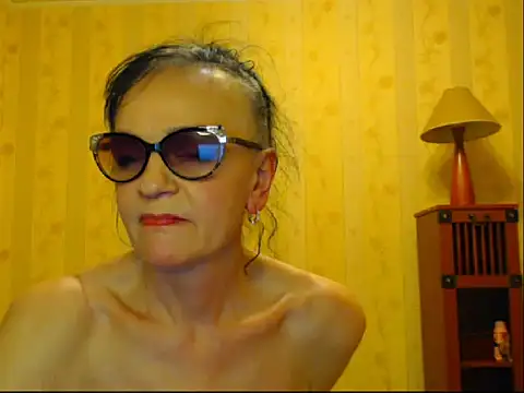 Snapshot of Valentina3859 chatting on March 19, 5:17 pm Valentina3859 online show from March 19, 5:17 pm