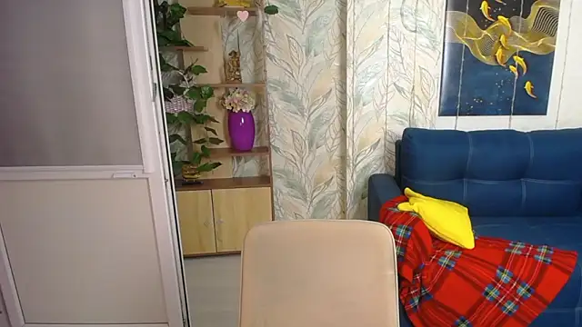 GoldenLadyyy online show from March 7, 7:15 am