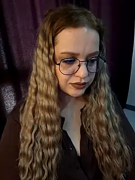 Snapshot of cansuozell chatting on October 15, 9:28 am cansuozell online show from October 15, 9:28 am