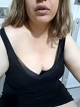 Snapshot of cansuozell chatting on September 9, 5:33 pm cansuozell online show from September 9, 5:33 pm