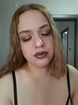 Snapshot of cansuozell chatting on September 25, 11:16 am cansuozell online show from September 25, 11:16 am