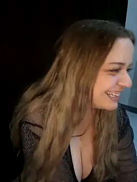 Snapshot of cansuozell chatting on October 25, 7:58 pm cansuozell online show from October 25, 7:58 pm