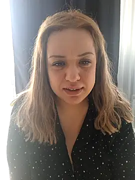 cansuozell online show from December 20, 9:12 am