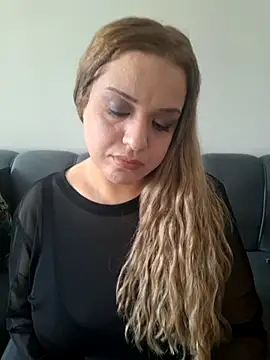 Snapshot of cansuozell chatting on October 26, 1:11 pm cansuozell online show from October 26, 1:11 pm