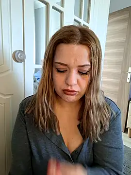 cansuozell online show from December 18, 6:29 am