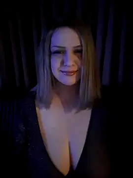 cansuozell online show from March 4, 4:37 pm