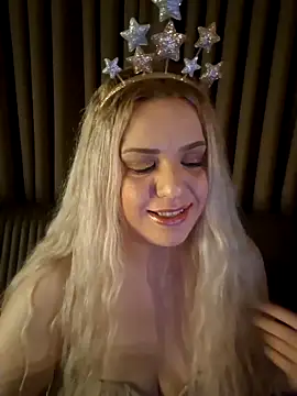 cansuozell online show from March 17, 4:43 pm