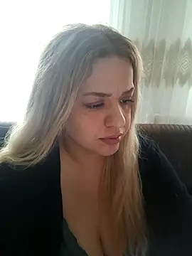 cansuozell online show from March 19, 2:39 pm