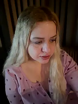 cansuozell online show from March 22, 6:31 pm