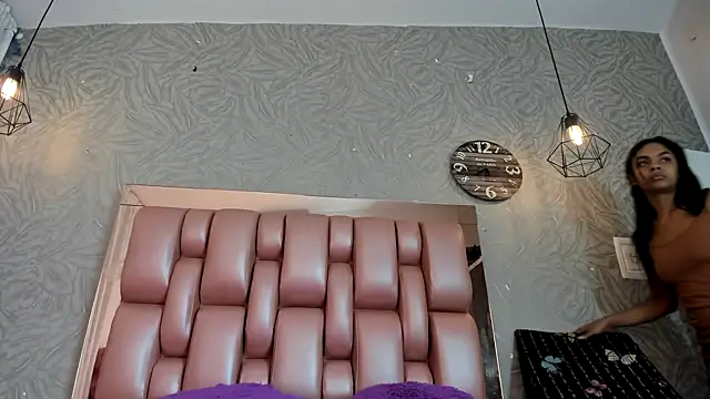 KOURTNEY-- online show from December 2, 2:56 am