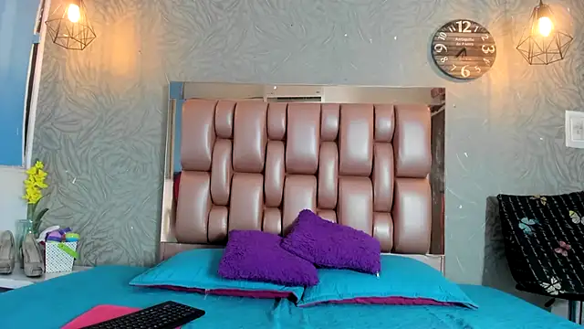 KOURTNEY-- online show from February 21, 2:24 am