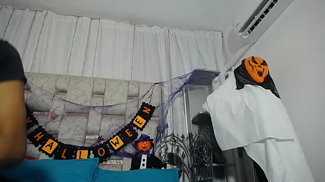 KOURTNEY-- online show from October 31, 1:24 am