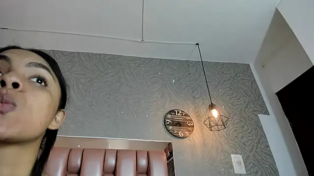 KOURTNEY-- online show from November 14, 2:04 am