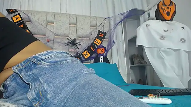 KOURTNEY-- online show from November 2, 2:16 am