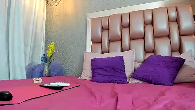 KOURTNEY-- online show from January 11, 2:18 am