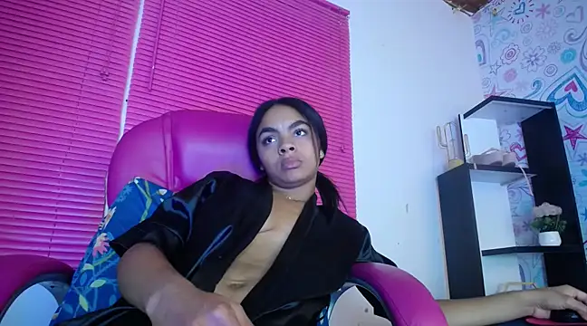 KOURTNEY-- online show from March 12, 7:46 am