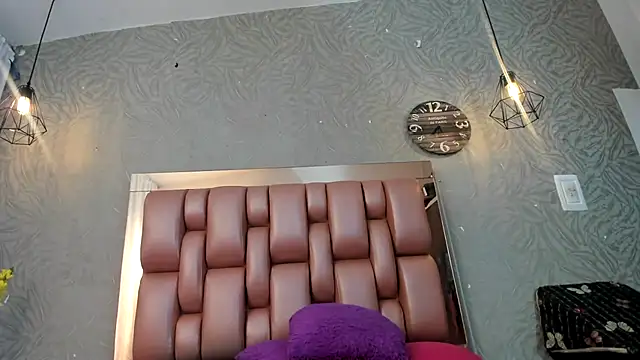 KOURTNEY-- online show from February 14, 2:34 am