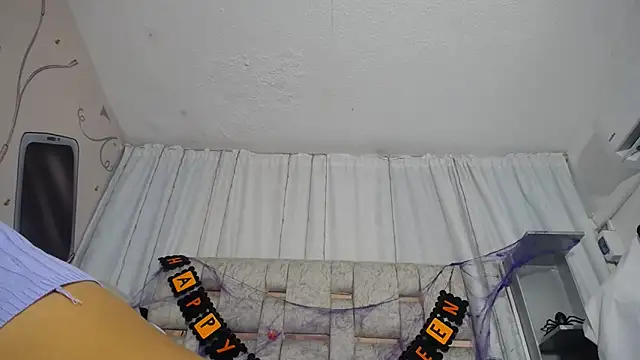 KOURTNEY-- online show from October 24, 2:32 am