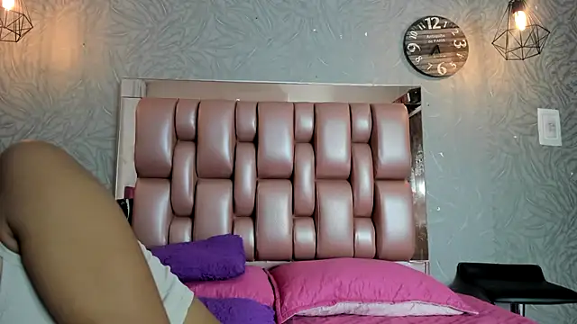 KOURTNEY-- online show from December 3, 2:34 am