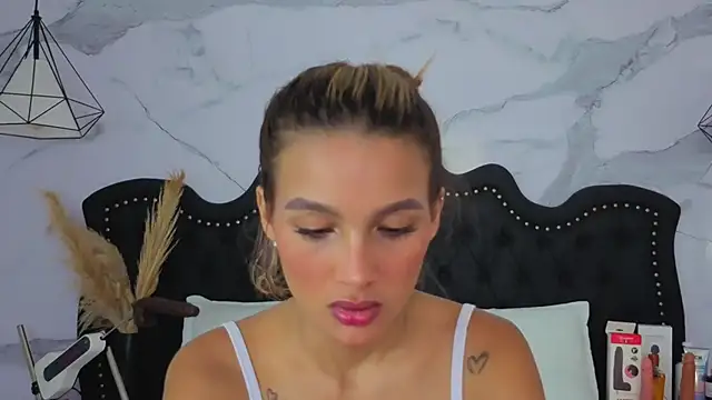 Carohorny4u online show from May 9, 10:24 pm