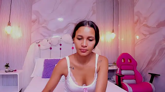 Snapshot of Carohorny4u chatting on September 17, 12:18 pm Carohorny4u online show from September 17, 12:18 pm