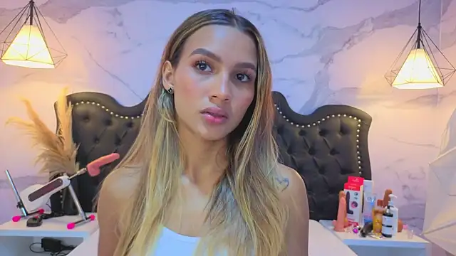 Carohorny4u online show from May 16, 12:53 am