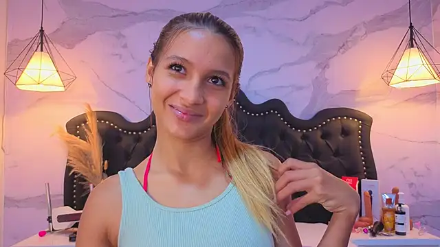 Carohorny4u online show from May 17, 1:33 pm