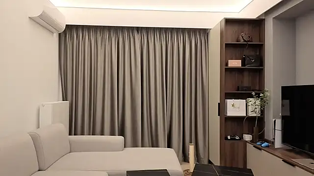 IrisNoire online show from November 8, 7:39 pm