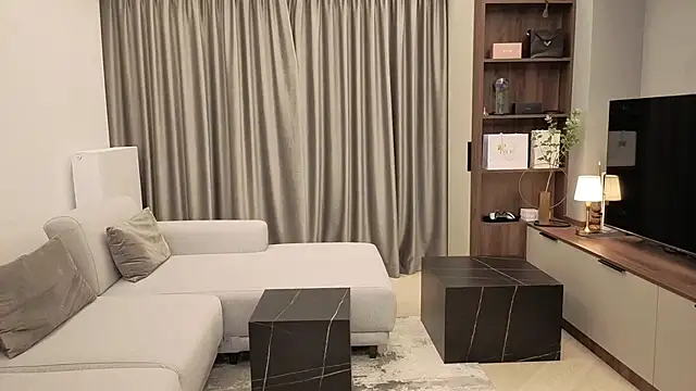 IrisNoire online show from March 23, 8:30 pm