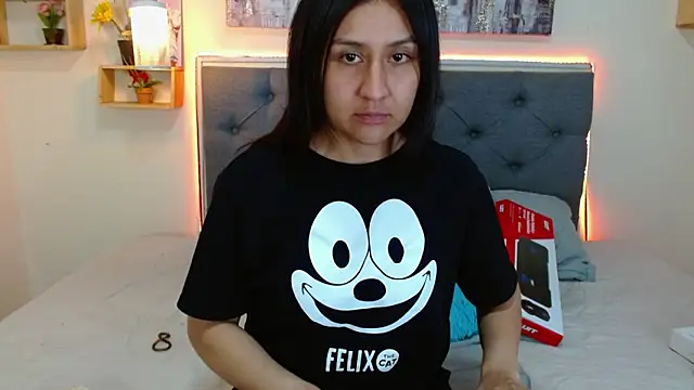 Snapshot of mia_aira chatting on September 24, 3:07 pm mia aira online show from September 24, 3:07 pm