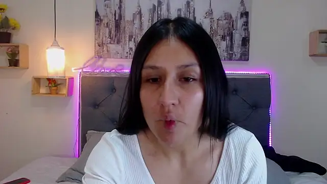 Snapshot of mia_aira chatting on October 18, 3:14 pm mia aira online show from October 18, 3:14 pm