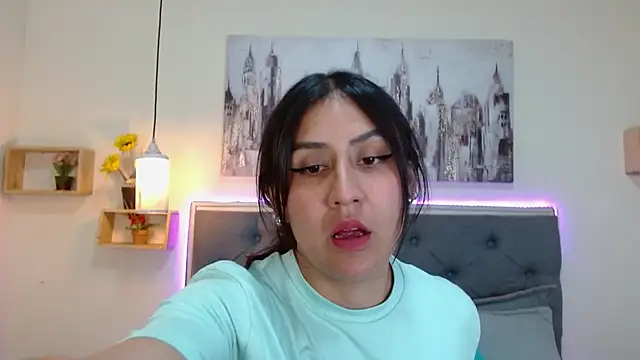 Snapshot of mia_aira chatting on September 29, 3:06 pm mia aira online show from September 29, 3:06 pm