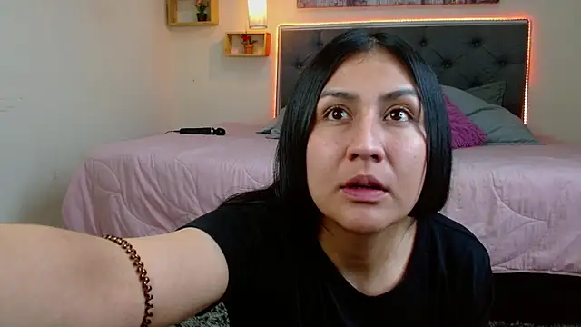 mia aira online show from November 26, 3:34 pm