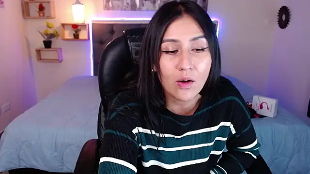 Snapshot of mia_aira chatting on February 10, 8:10 pm mia aira online show from February 10, 8:10 pm