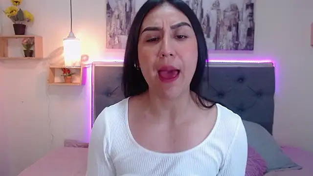 Snapshot of mia_aira chatting on October 10, 3:13 pm mia aira online show from October 10, 3:13 pm