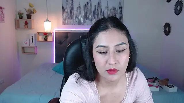 Snapshot of mia_aira chatting on February 13, 8:13 pm mia aira online show from February 13, 8:13 pm