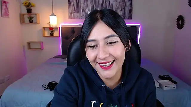 Snapshot of mia_aira chatting on February 18, 8:25 pm mia aira online show from February 18, 8:25 pm