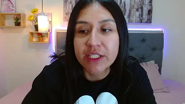 Snapshot of mia_aira chatting on September 12, 3:12 pm mia aira online show from September 12, 3:12 pm
