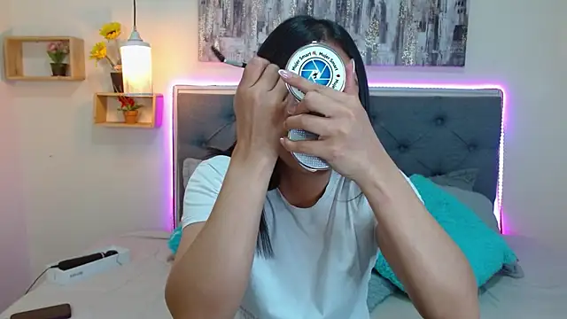 Snapshot of mia_aira chatting on October 1, 3:16 pm mia aira online show from October 1, 3:16 pm
