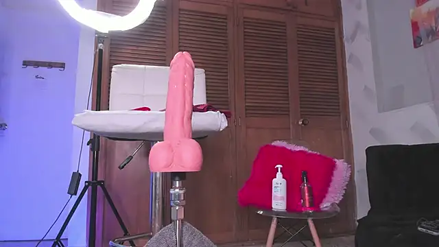 Snapshot of zoe_backer chatting on October 18, 10:50 am zoe backer online show from October 18, 10:50 am