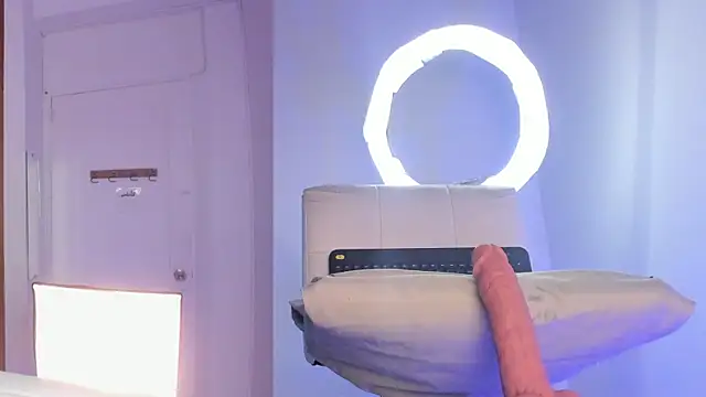 Snapshot of zoe_backer chatting on September 11, 11:10 am zoe backer online show from September 11, 11:10 am